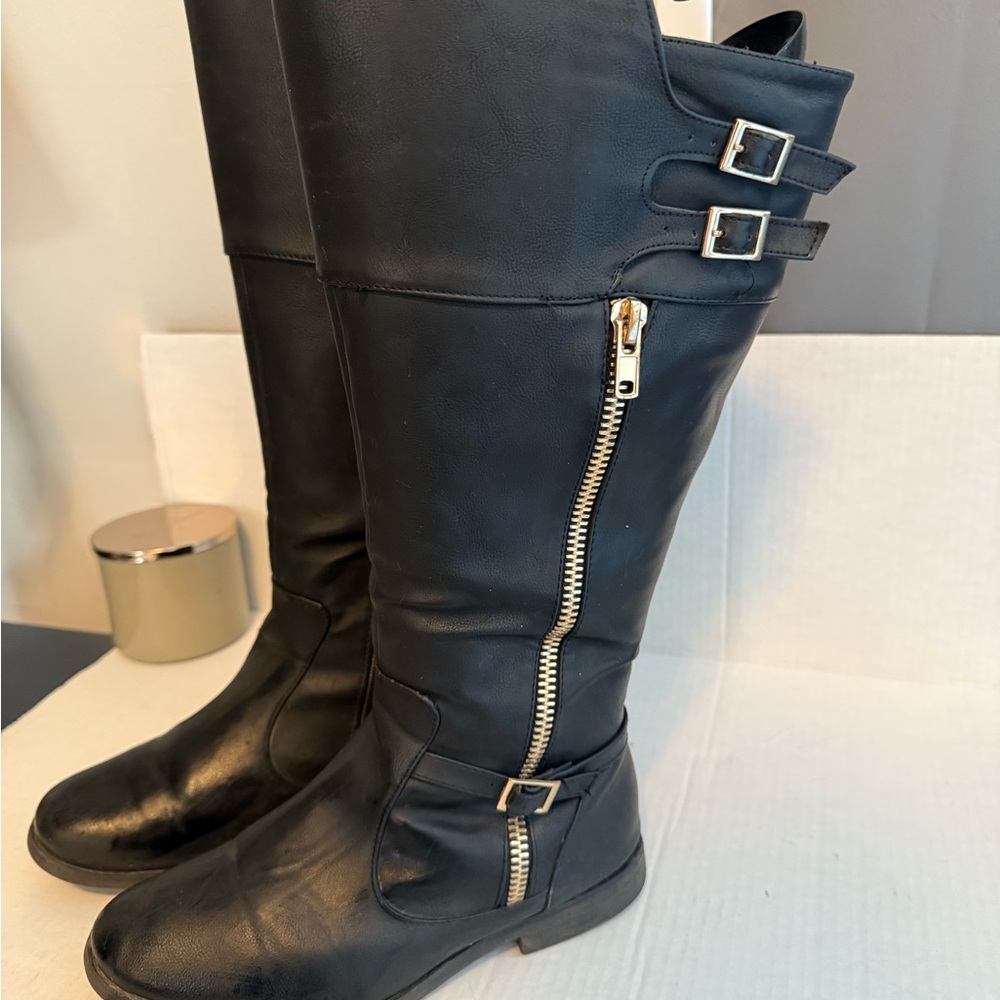 Black Faux-Leather Knee-High Boots Ladies Size 8W Gold Hardware - Picture 4 of 11